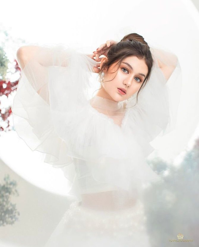 potret cantik zoe abbas