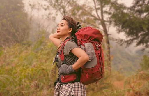 punya hobi menantang ini potret para pemain suara hati istri yang gemar naik gunung