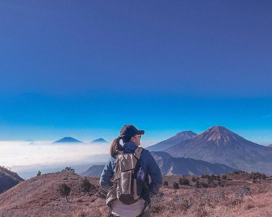 punya hobi menantang ini potret para pemain suara hati istri yang gemar naik gunung