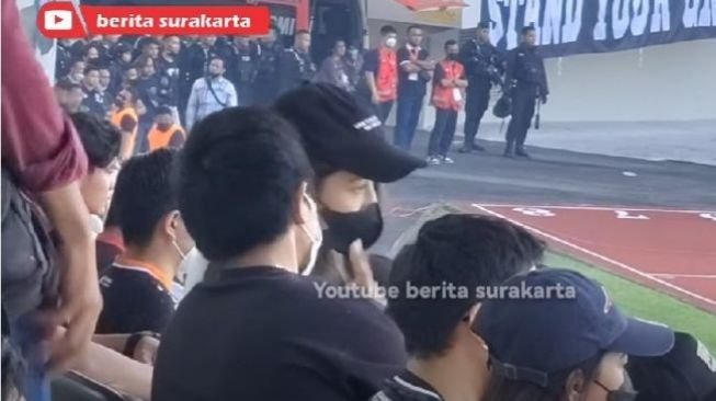 nonton bola bareng intip momen kebersamaan kaesang pangarep dan erina gunodo