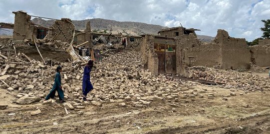 Banyak Anak-Anak Diyakini Tewas Saat Gempa Mengguncang Afghanistan
