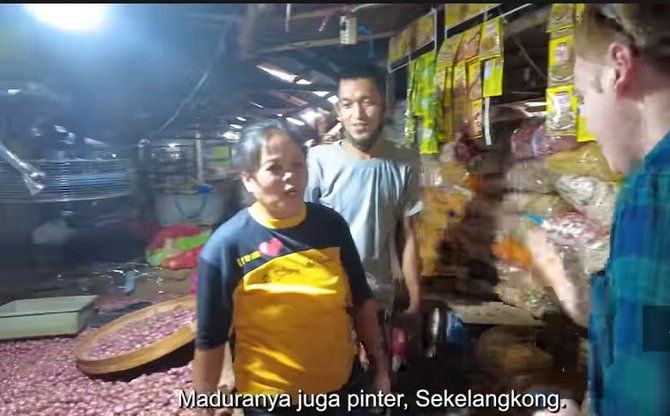 para pedagang kena prank bule awalnya pakai bahasa inggris ending nya omong jawa