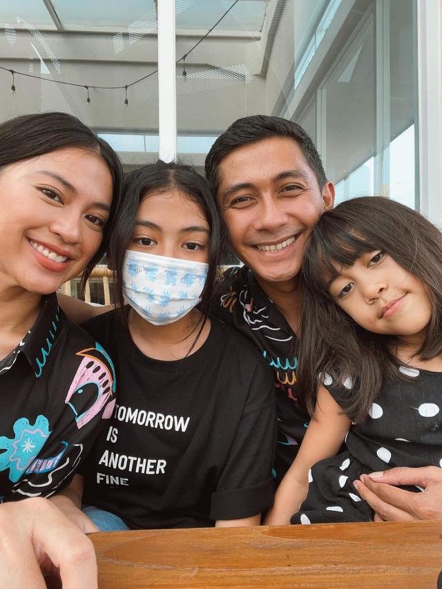 tyna dwi jayanti dan kenang mirdad masih kompak walau sudah cerai ini alasannya