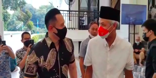 Ganjar-AHY Salat Bareng di Masjid, Demokrat: Orang Baik Bertemu di Tempat Baik