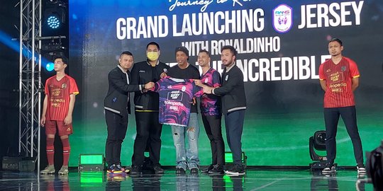 Cerita Ronaldinho Sudah Tidak Asing dengan Sepak Bola Indonesia