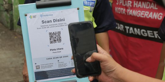Pemerintah Sosialisasikan PeduliLindungi untuk Distribusi Minyak Goreng Mulai Senin