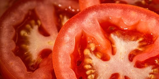 Manfaat Tomat untuk Wajah Berjerawat dan Berminyak, Ketahui Cara Pemakaiannya