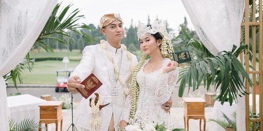 Cantik dengan Pakaian Adat Sunda, Intip Potret Pernikahan Adinda Adzani