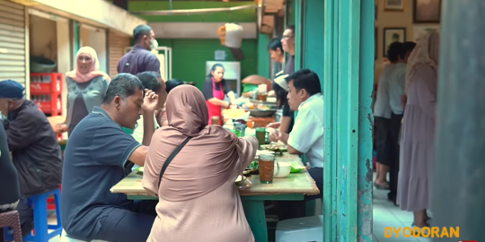 Bikin Keluarga Soekarno Ketagihan, Warung Nasi di Pasar Cihapit Bandung Ini Melegenda