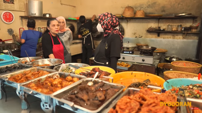 warung nasi langgaran keluarga soekarno di bandung