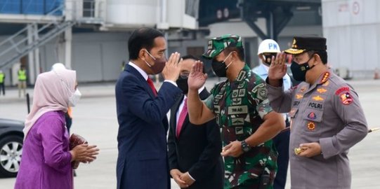 Potret Tampan Dua Asisten Ajudan Jokowi, Siap Kawal Presiden di Rusia & Ukraina