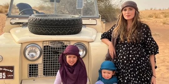 Liburan di Dubai, Gaya Kedua Putri Yasmine Wildblood Dipuji Cantik dan Bikin Gemas