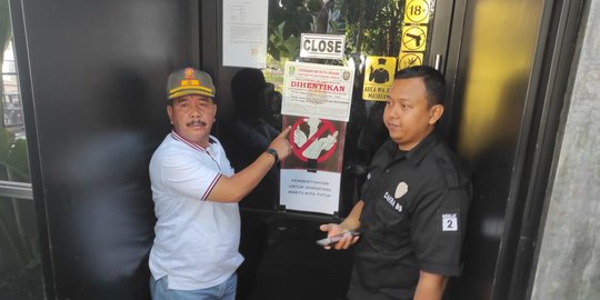 Holywings Kota Bekasi Disegel Satpol PP karena Pelanggaran Berlapis