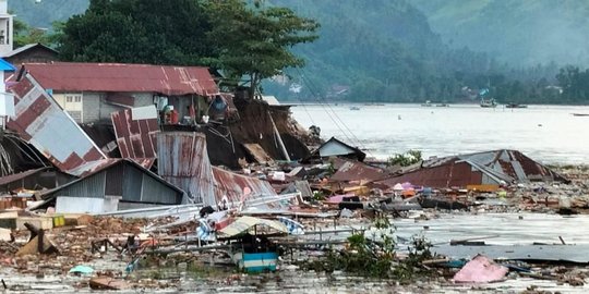 Ratusan Korban Abrasi di Minahasa Selatan Memilih Bertahan di Pengungsian