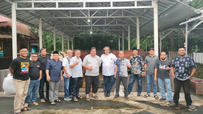 kandang sapi betawi muda di petukangan utara jakakrta selatan