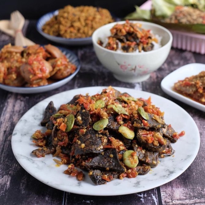 pencinta pedas wajib tahu 4 menu andalan holyspicy cocok jadi stok lauk di rumahmu