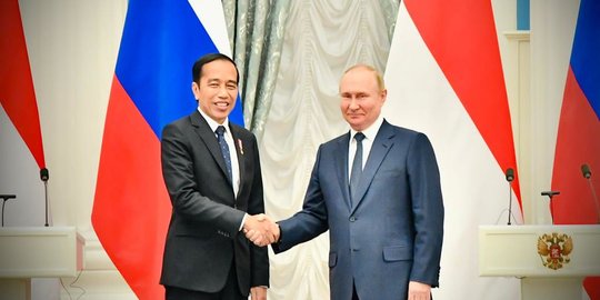 Putin ke Jokowi: Barat yang Kacaukan Produksi Pangan Global