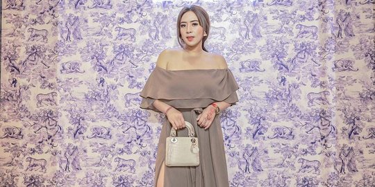 Cantik Bak Boneka Barbie, Penampilan Crazy Rich Bali Hadiri Acara Dior Ramai Dipuji