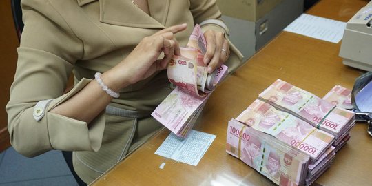 revisi turun, menkeu sebut defisit apbn 2022 diproyeksi 3,9 persen