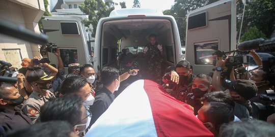 Wapres Ma'ruf Melayat ke Rumah Duka Tjahjo Kumolo usai Kunker dari NTB