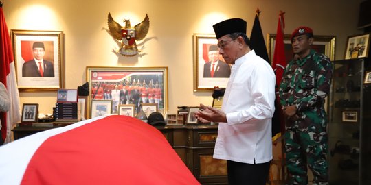 Sejumlah Tokoh Melayat ke Rumah Duka Tjahjo Kumolo