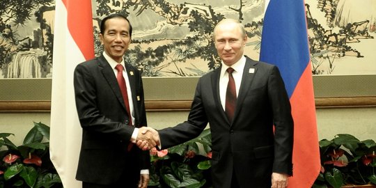 Oleh-Oleh Jokowi dari Rusia, Kereta untuk Ibu Kota Baru Hingga Industri Nuklir