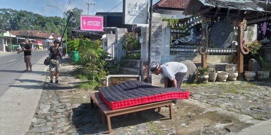 Tradisi Mepe Kasur di Banyuwangi, Dipercaya Bikin Langgeng Hubungan Suami Istri