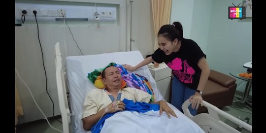 Setelah Pulang Umrah, Ayah Ojak Dilarikan ke Rumah Sakit Untuk Operasi Hernia
