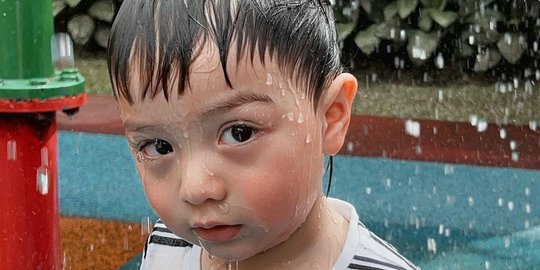 Deretan Foto Terbaru Baby Air Anak Irish Bella, Netizen 'Ganteng Banget Tolong'