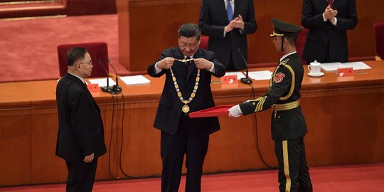 Politikus Hong Kong Positif Covid Setelah Berfoto dengan Xi Jinping