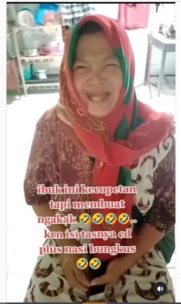 bukan sedih ibu ini malah tertawa geli kecopetan