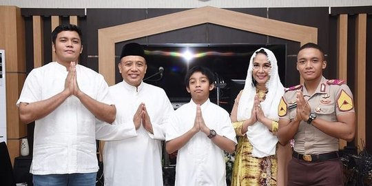 Selain Orangtua, Ternyata Kakak Adira Rizky juga Polisi, Ini Potret Kebersamaannya Selain Orangtua, Ternyata Kakak Adira Rizky juga Polisi, Ini Potret Kebersamaannya