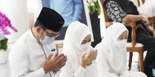 Ridwan Kamil Berangkat Haji Atas Nama Almarhum Emmeril