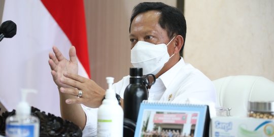 Jokowi Tunjuk Mendagri Tito Karnavian jadi Menpan-RB Ad Interim