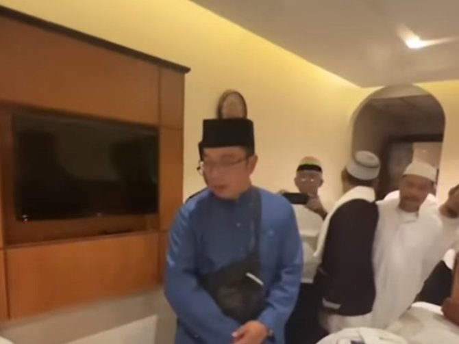 potret ridwan kamil di tanah suci