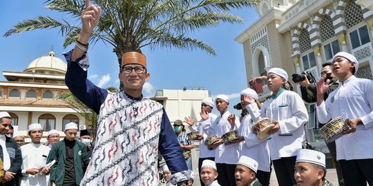 Sandiaga Bagikan Tips 'FAST' agar Sukses Berinvestasi ke Santri di Sumbar