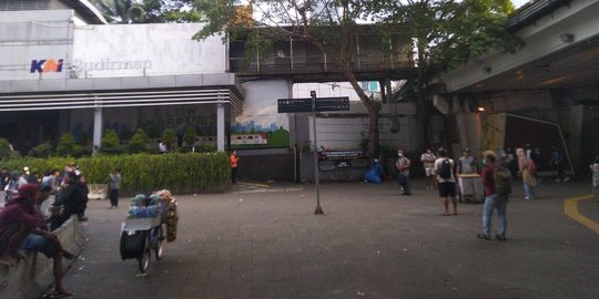 Catat, Buang Sampah Sembarang di Terowongan Kendal Disanksi Menyapu Jalan