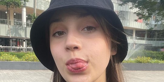 Potret Cantik Sharon Sahertian Berdarah Belanda Putri Artis Senior Roweina Umboh Potret Cantik Sharon Sahertian Berdarah Belanda Putri Artis Senior Roweina Umboh