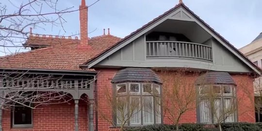 Pulang Kampung, Begini Potret Rumah Keluarga Sandra Dewi di Australia