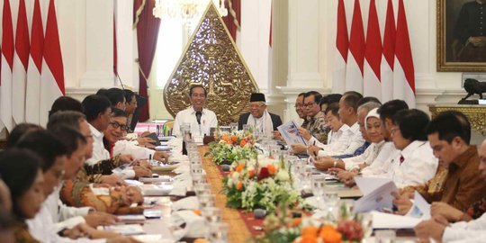 Kritik Presiden Harus Disertakan Solusi Dinilai Membungkam Menyampaikan Pendapat