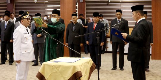 Pj Gubernur Aceh Lantik Bakri Siddiq Jadi Pj Wali Kota Banda Aceh