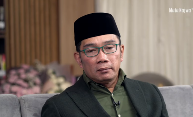 tangis ridwan kamil pecah