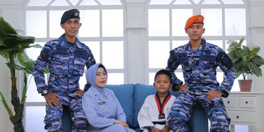 Potret Ayah & Anak Sama-Sama Anggota TNI, Pangkatnya Cuma Beda 2 Tingkat