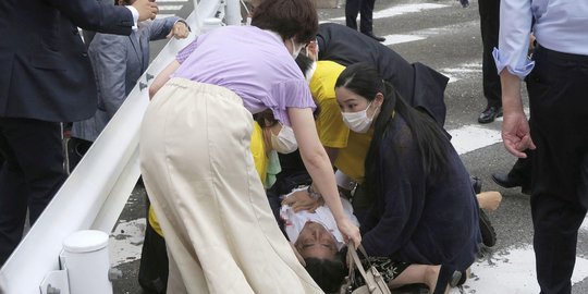 Shinzo Abe Kritis, Ditembak di Dada dan Leher