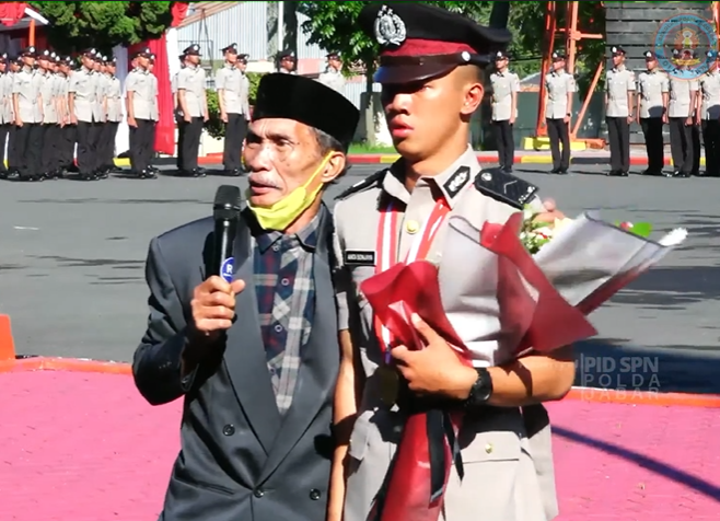 viral anak sopir angkot dilantik jadi polisi pidato sang ayah bikin haru