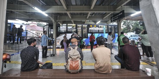 Gandeng Polisi, TransJakarta Sebar Foto Pria Kerap Berbuat Aksi Mesum di Bus