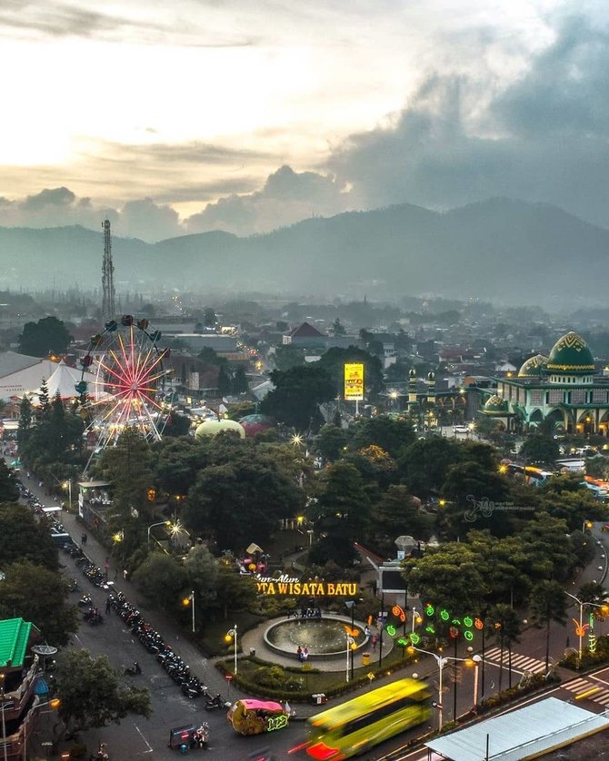 alun alun kota wisata batu