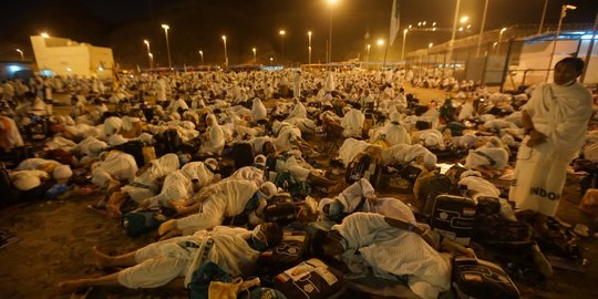 Malam Gelap dan Hamparan Jemaah Haji di Muzdalifah