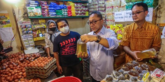 Pedagang Pasar: Pasokan Minyak Goreng Curah Lancar, Harga Bahkan Lebih Murah