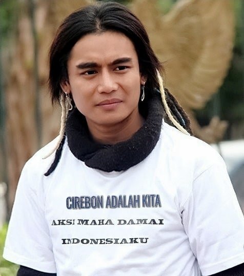 pentingkan brand image ini transformasi gaya charly van houten dari masa ke masa